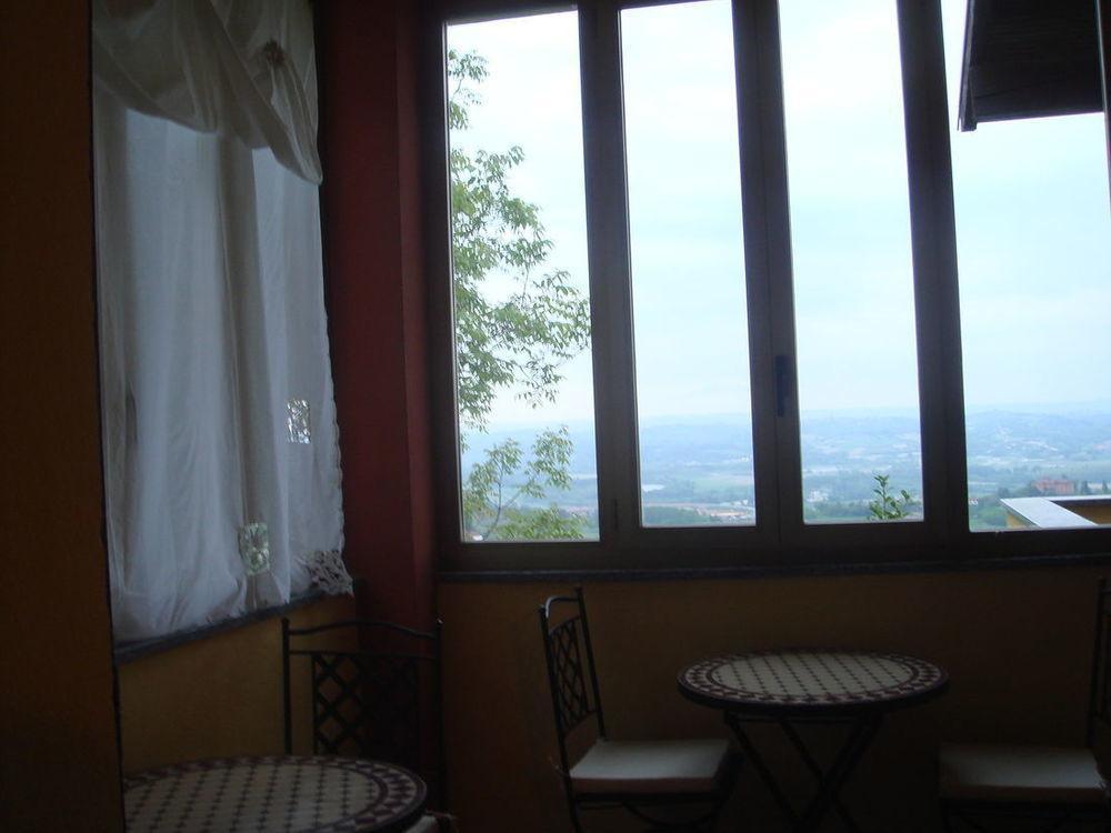 B&B La Taverna Degli Angeli Vezzi Portio Buitenkant foto