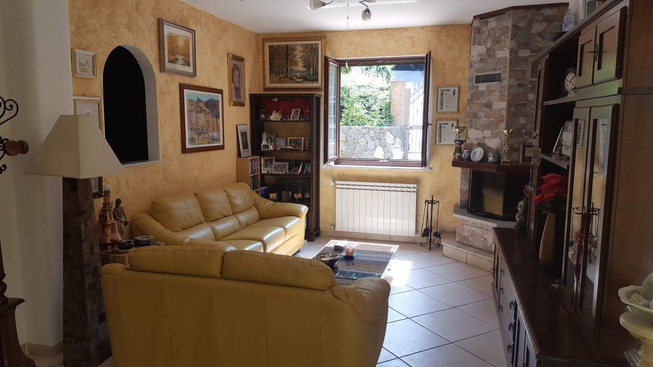 B&B La Taverna Degli Angeli Vezzi Portio Buitenkant foto