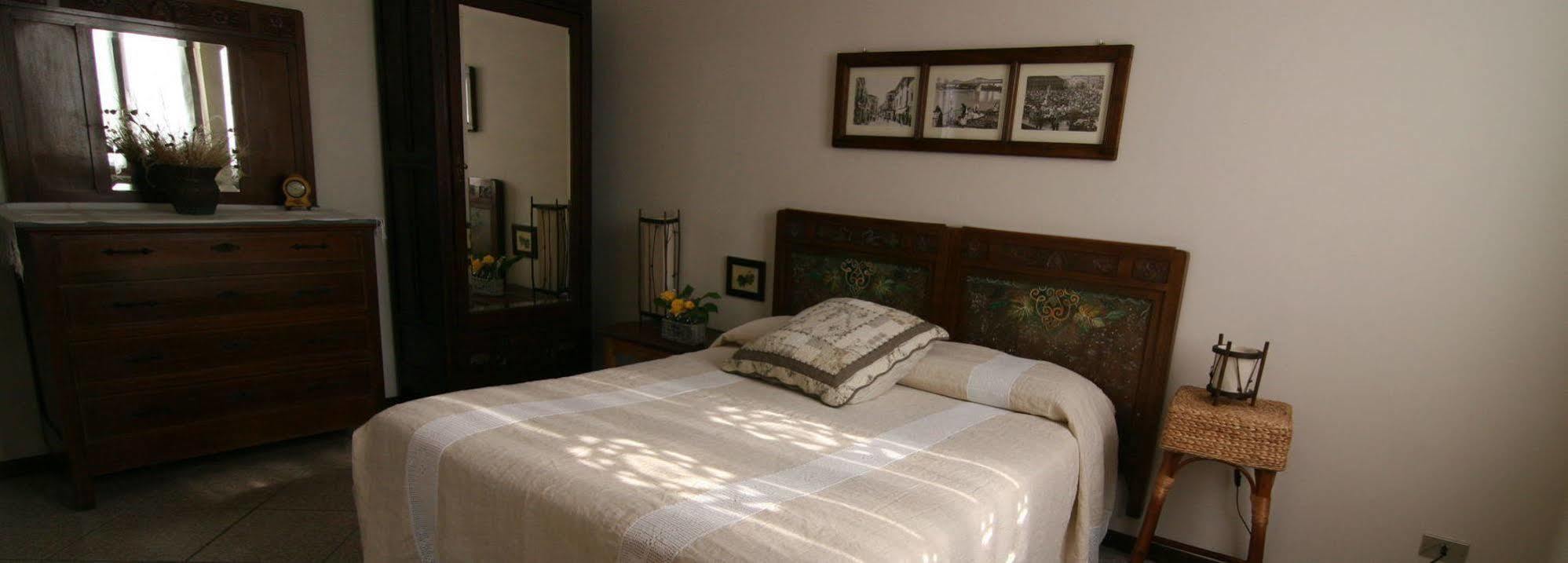 B&B La Taverna Degli Angeli Vezzi Portio Buitenkant foto